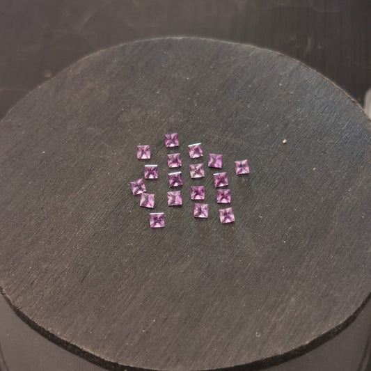 Lotto di 20 Ametiste taglio princess 1,2 ct totali