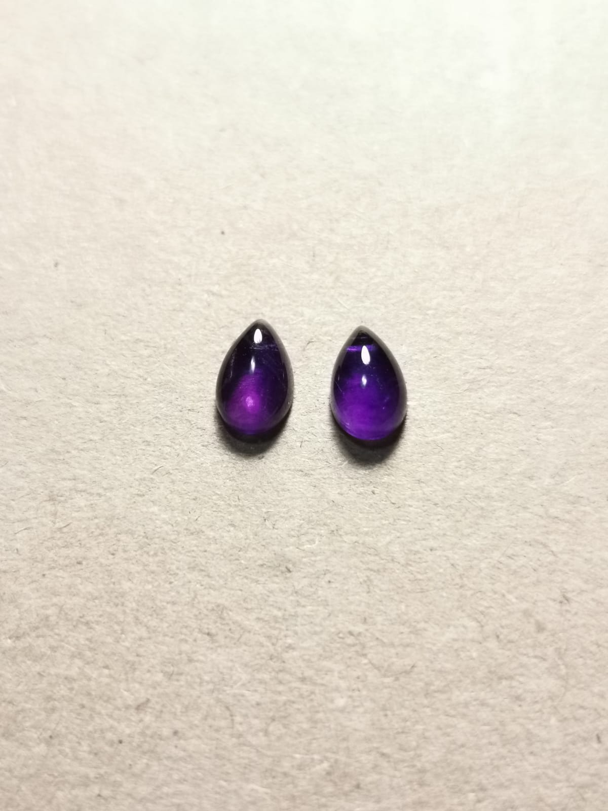 Coppia di Ametiste taglio goccia cabochon 1,77 ct