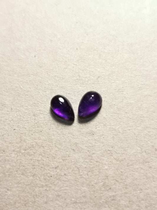 Coppia di Ametiste taglio goccia cabochon 1,84 ct
