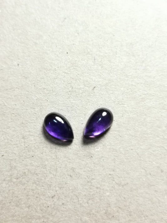 Coppia di Ametiste taglio goccia cabochon 2,06 ct