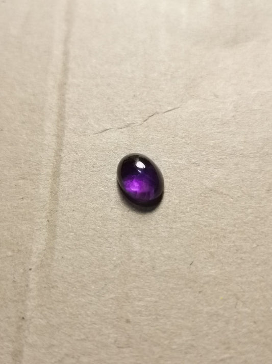 Ametista taglio ovale cabochon 1,22 ct
