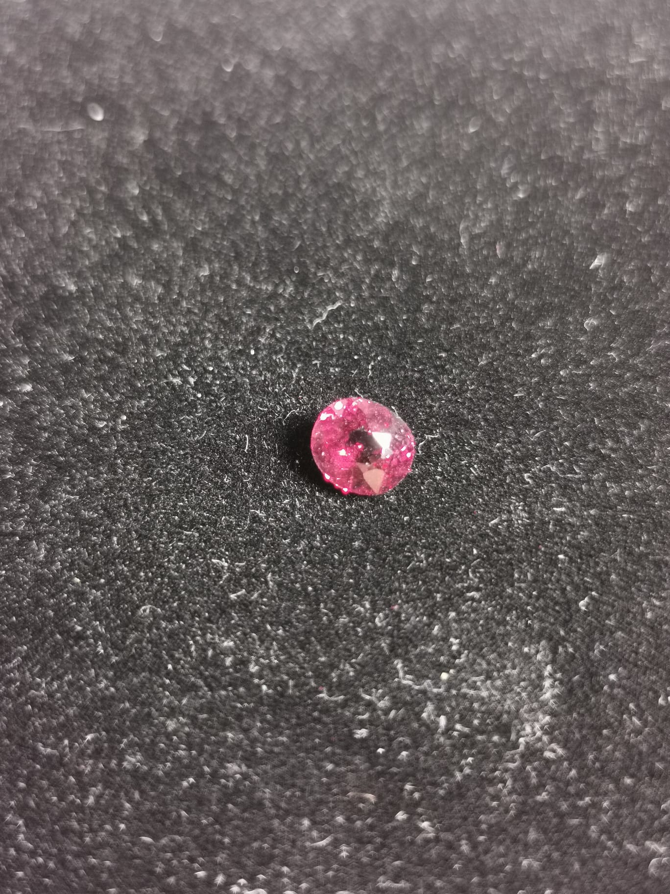Granato Rodolite taglio ovale, 1,91 ct