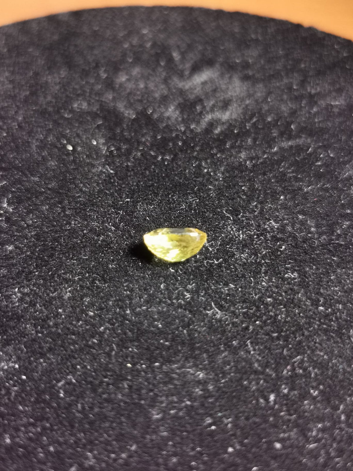 Oval cut sphene 2.73 ct