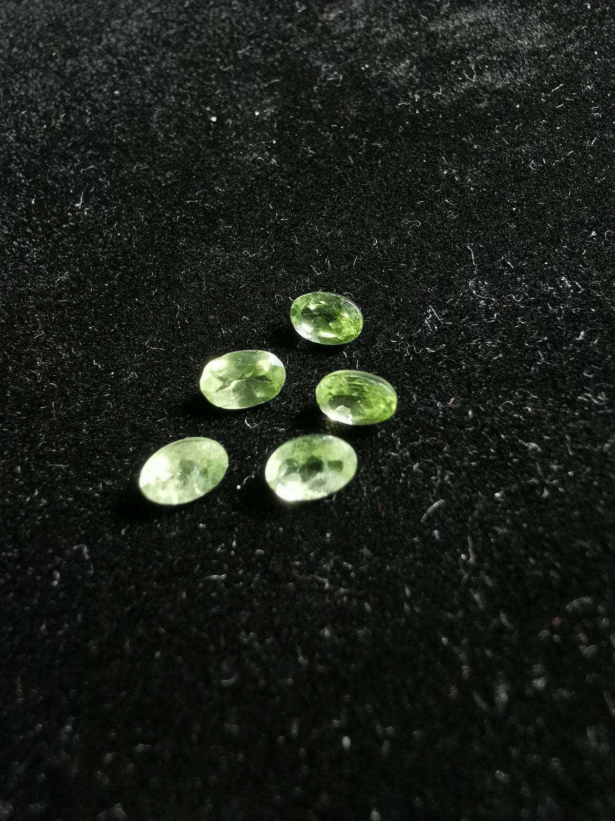 Lot of 5 oval cut Peridots 2.5 ct total