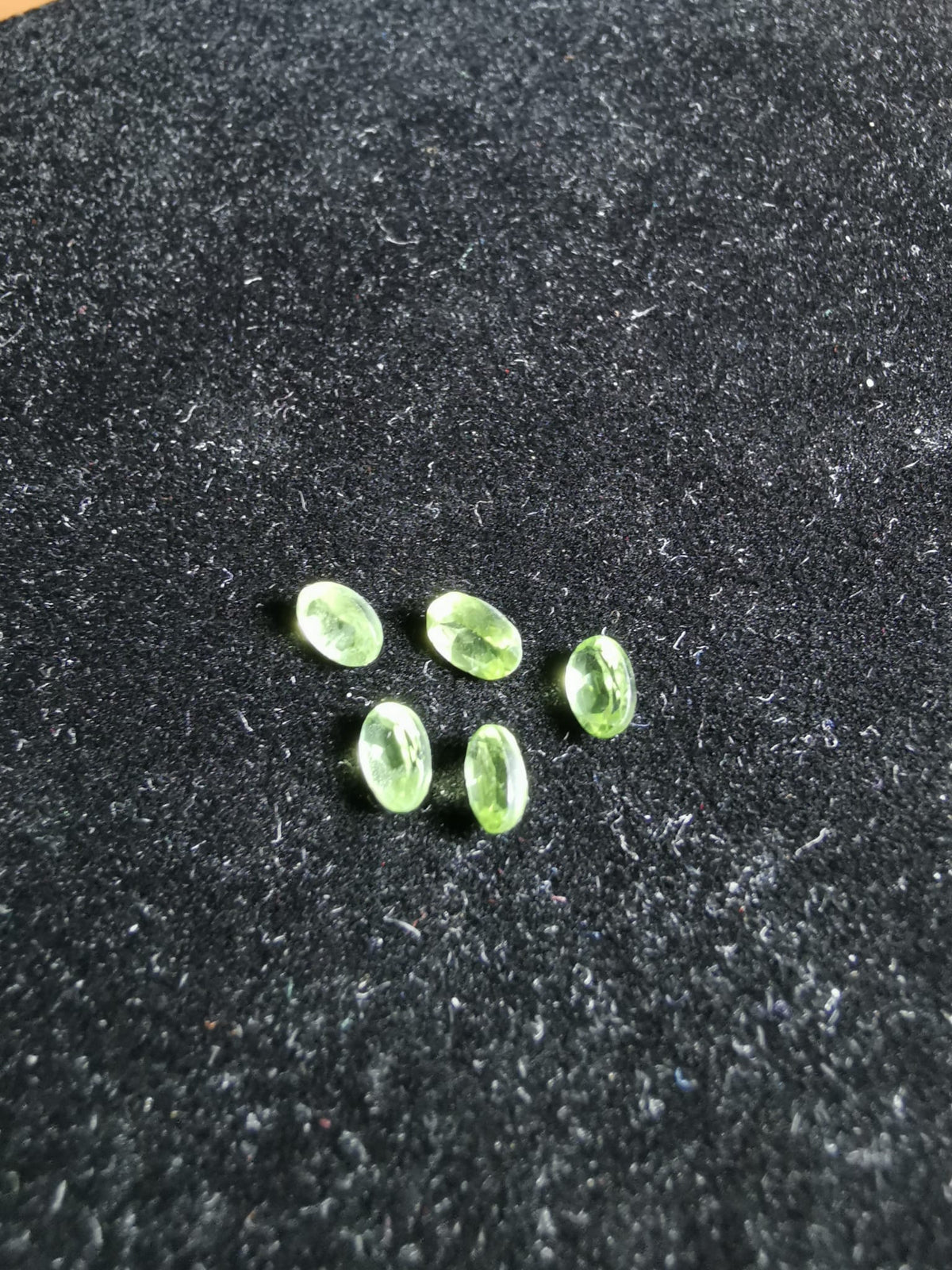 Lot of 5 oval cut Peridots 2.5 ct total