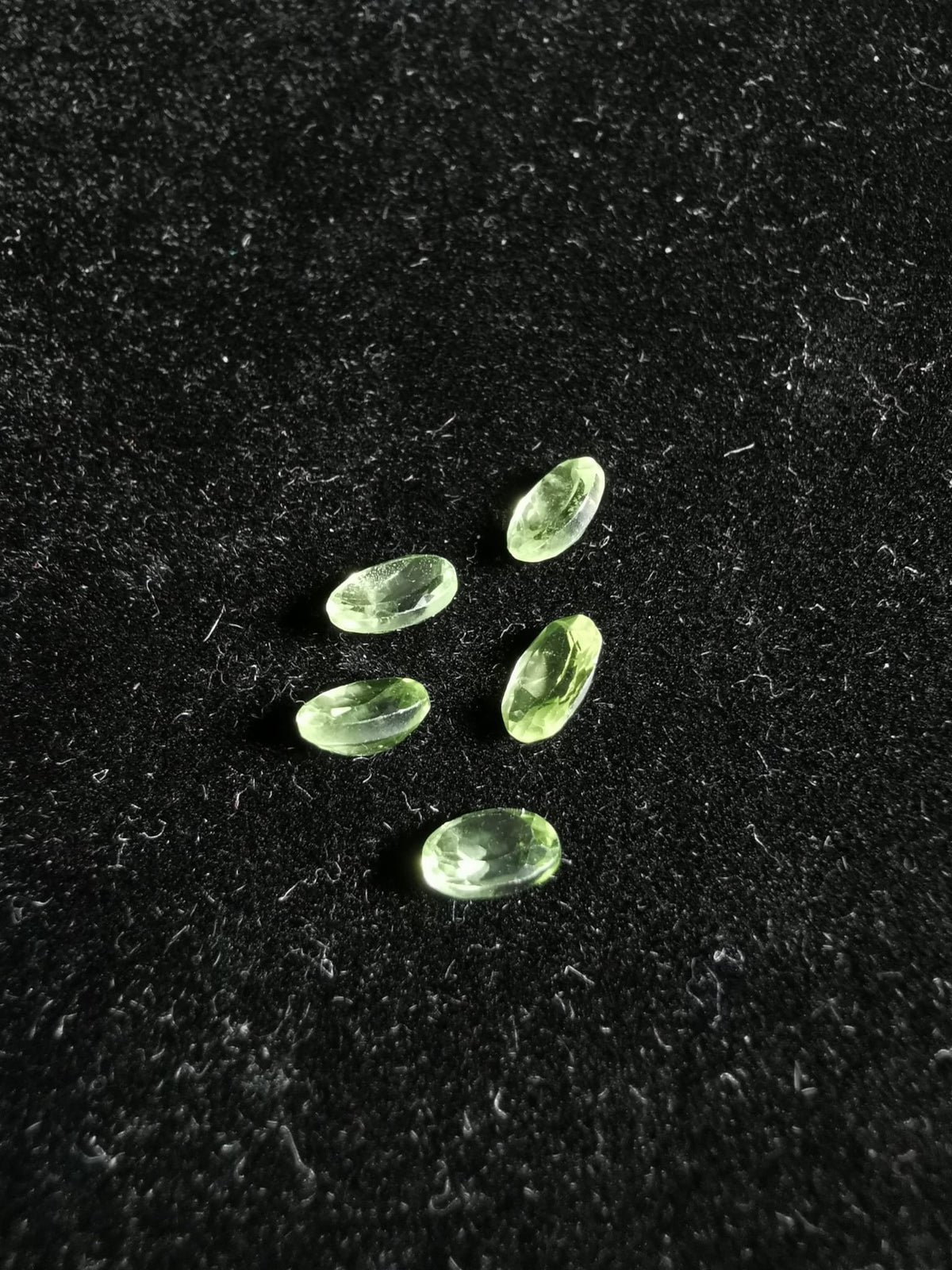 Lot of 5 oval cut Peridots 2.5 ct total