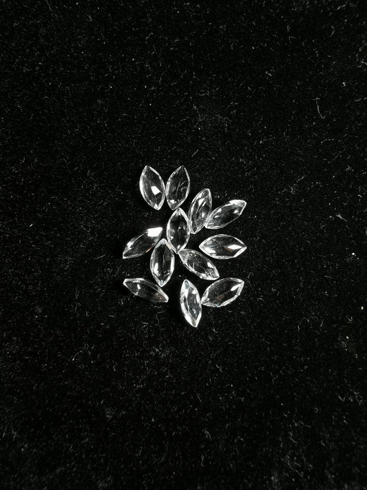 Pair of princess cut topazes 0.65 ct 