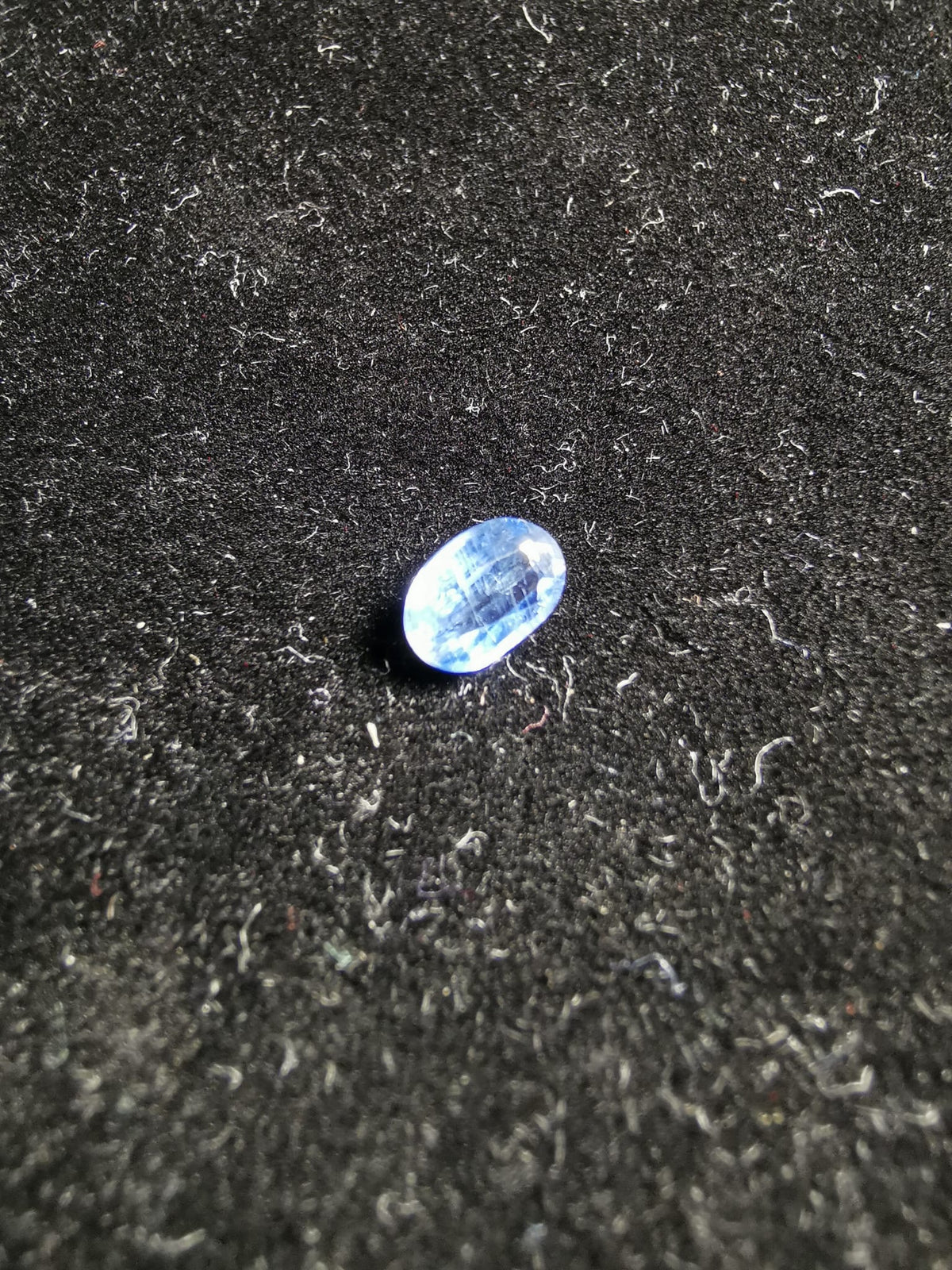 Cianite taglio ovale 0,81 ct