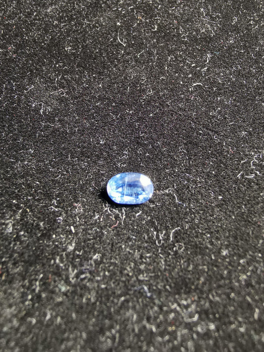 Cianite taglio ovale 0,81 ct