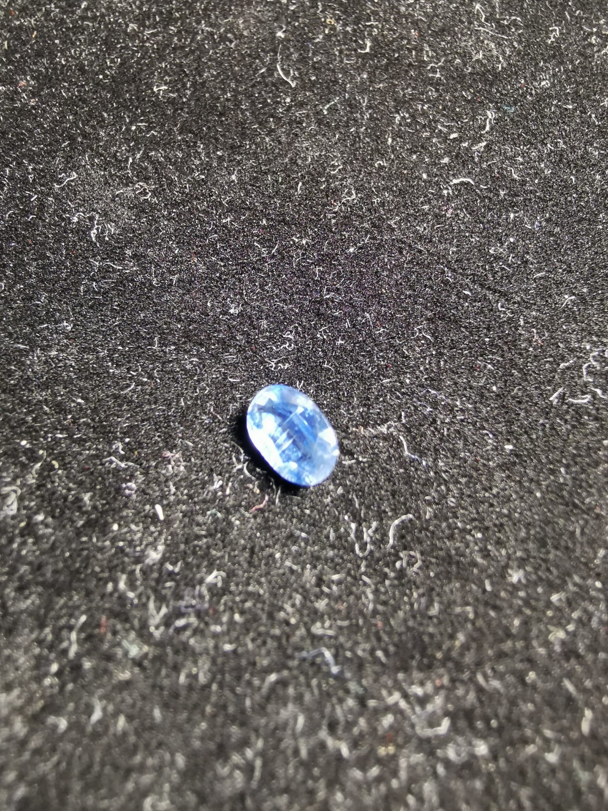 Cianite taglio ovale 0,81 ct