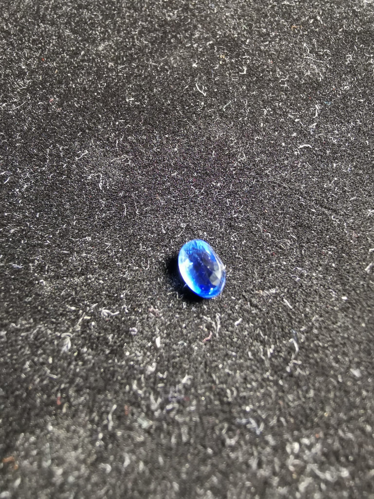 Cianite taglio ovale 1,27 ct