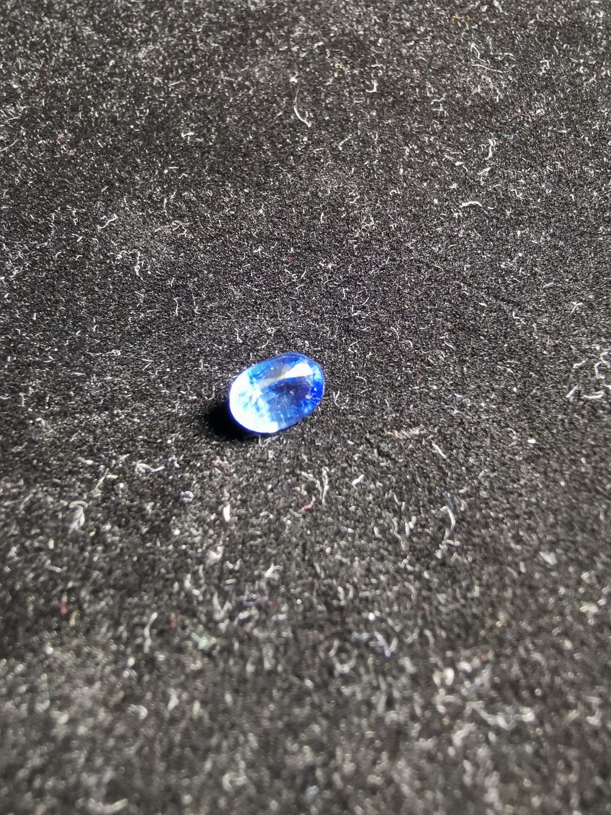 Cianite taglio ovale 1,27 ct