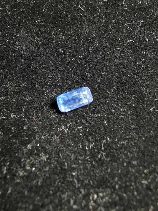 Cianite taglio cuscino 1,03 ct