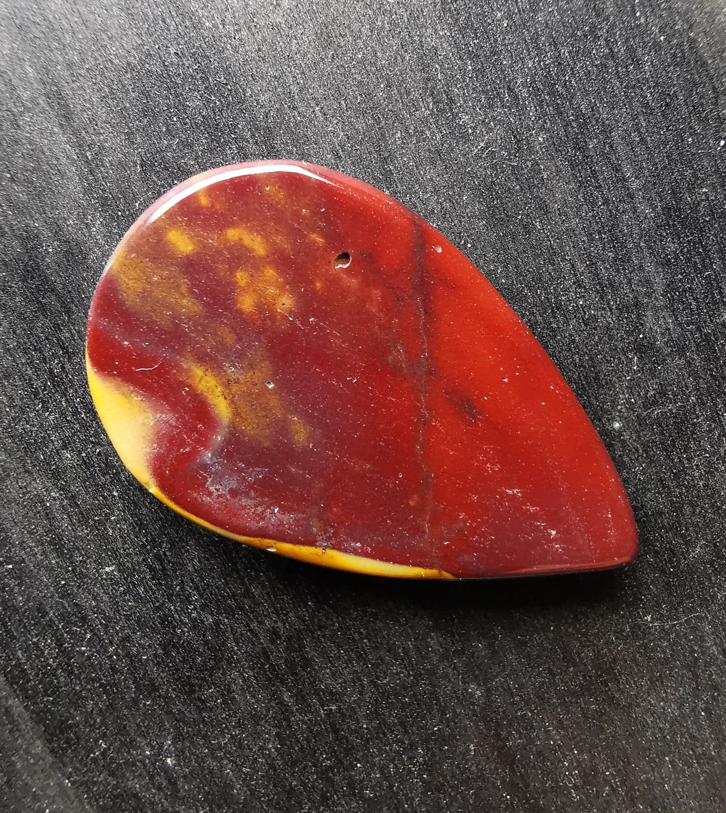 Mokaite taglio goccia cabochon 26,23 ct