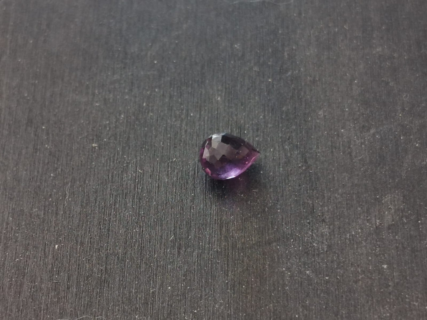 Ametista taglio goccia briolette non forata 1,15 ct