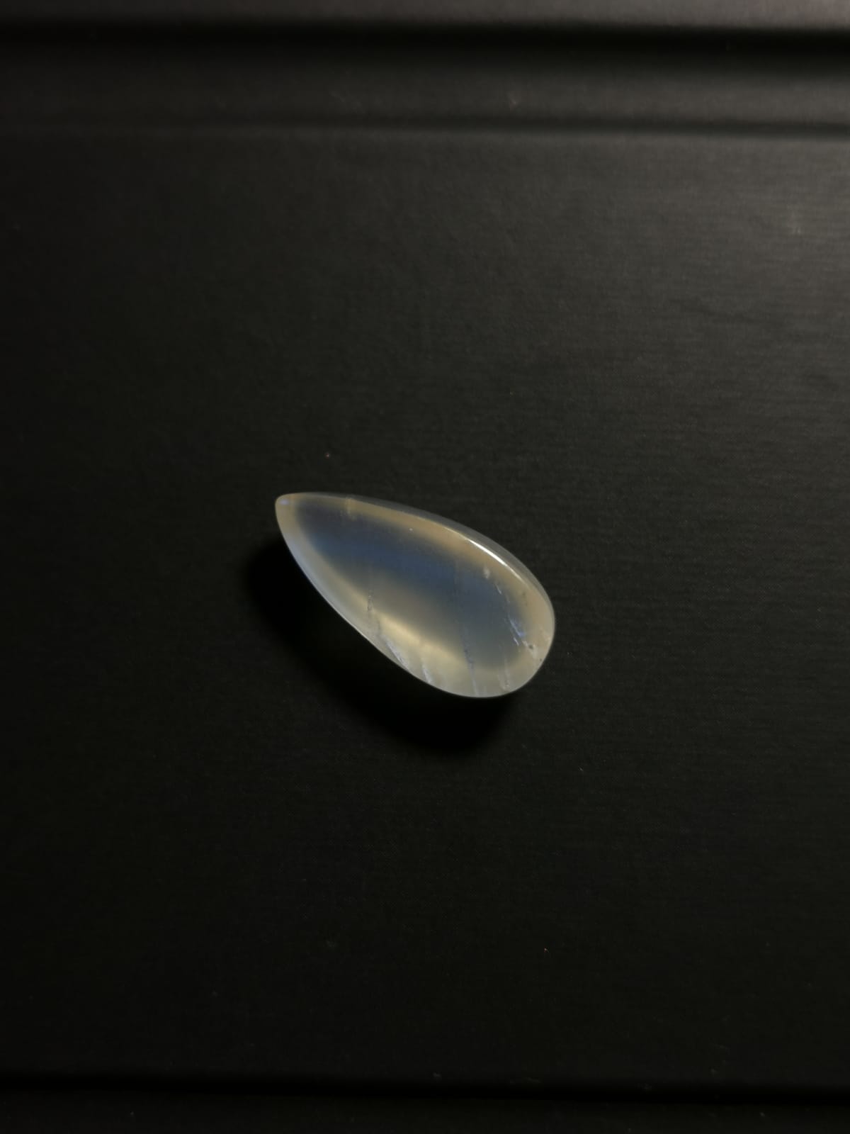 Adularia Pietra di Luna taglio goccia cabochon 8,93 ct