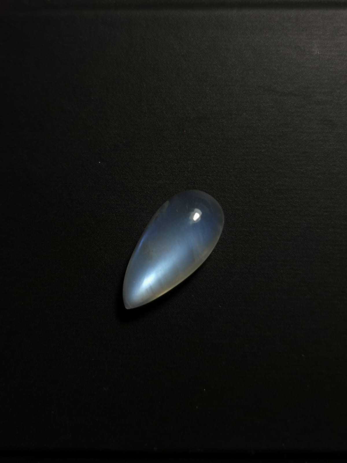 Adularia Pietra di Luna taglio goccia cabochon 8,93 ct