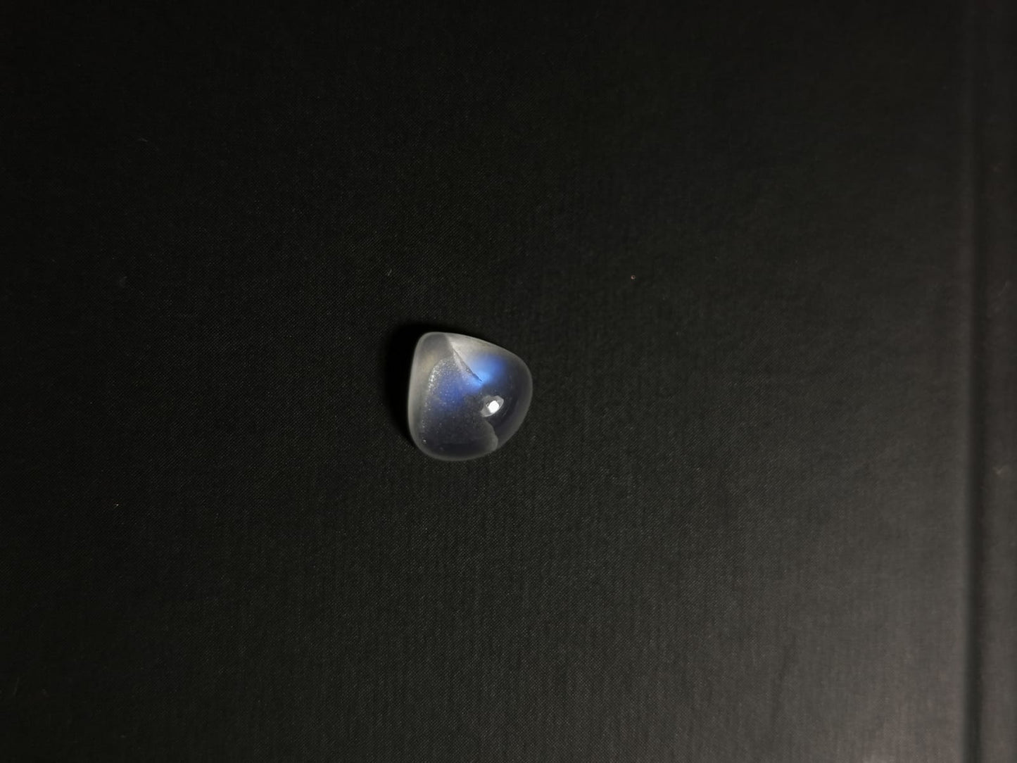 Adularia Pietra di Luna taglio goccia cabochon 1,97 ct