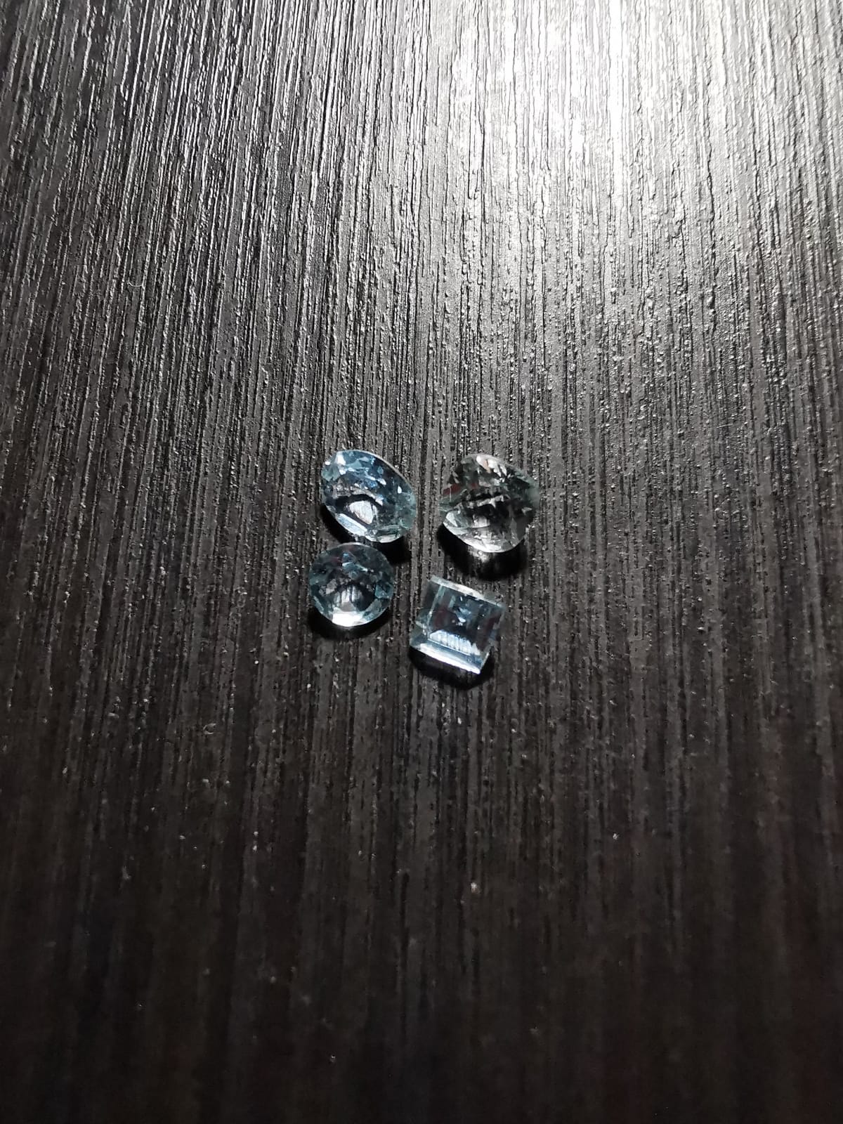 Lotto di Acquamarine tagli misti rotondo, ovale, cuscino e carré 1,29 ct totali