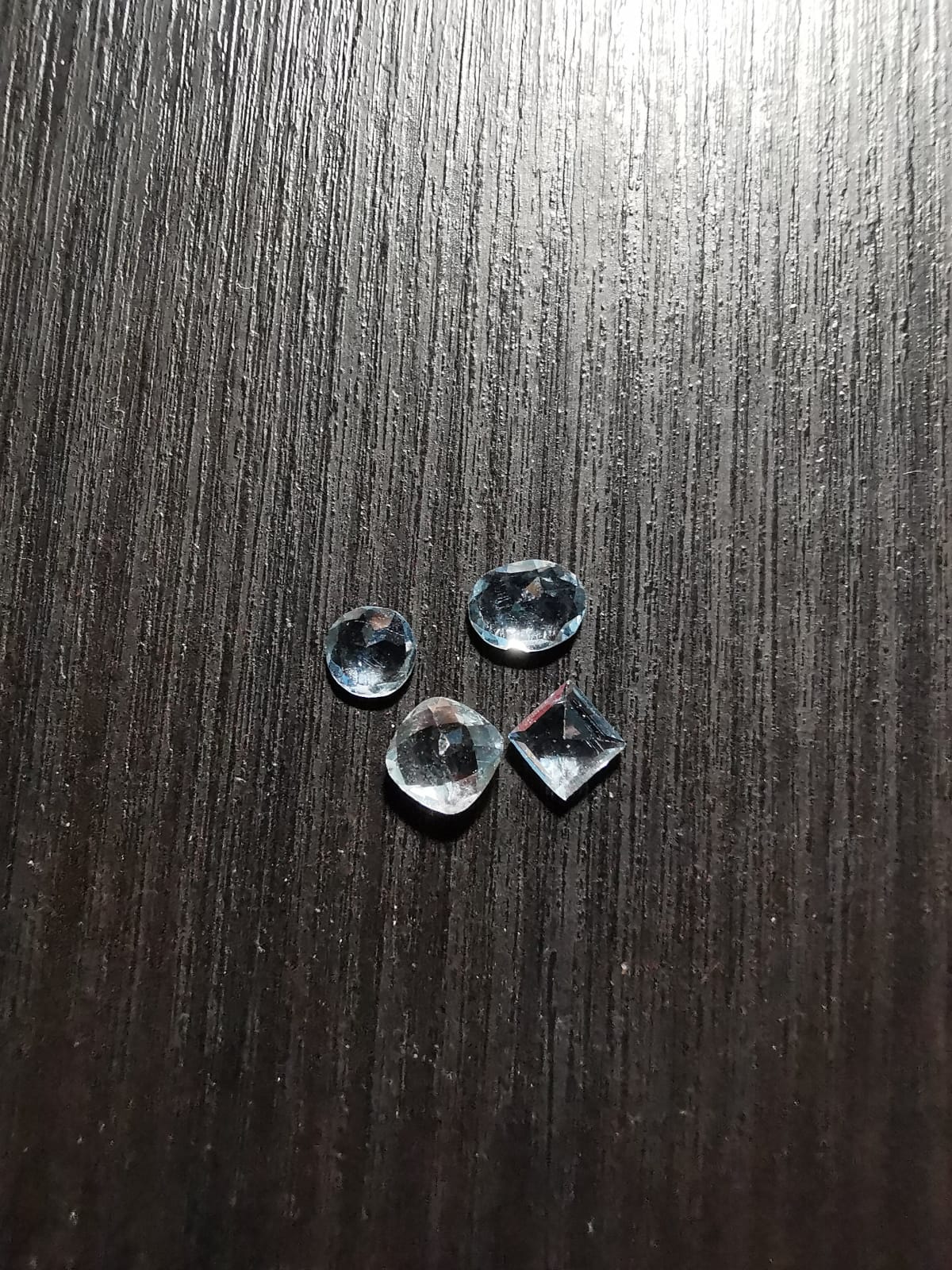 Lotto di Acquamarine tagli misti rotondo, ovale, cuscino e carré 1,29 ct totali