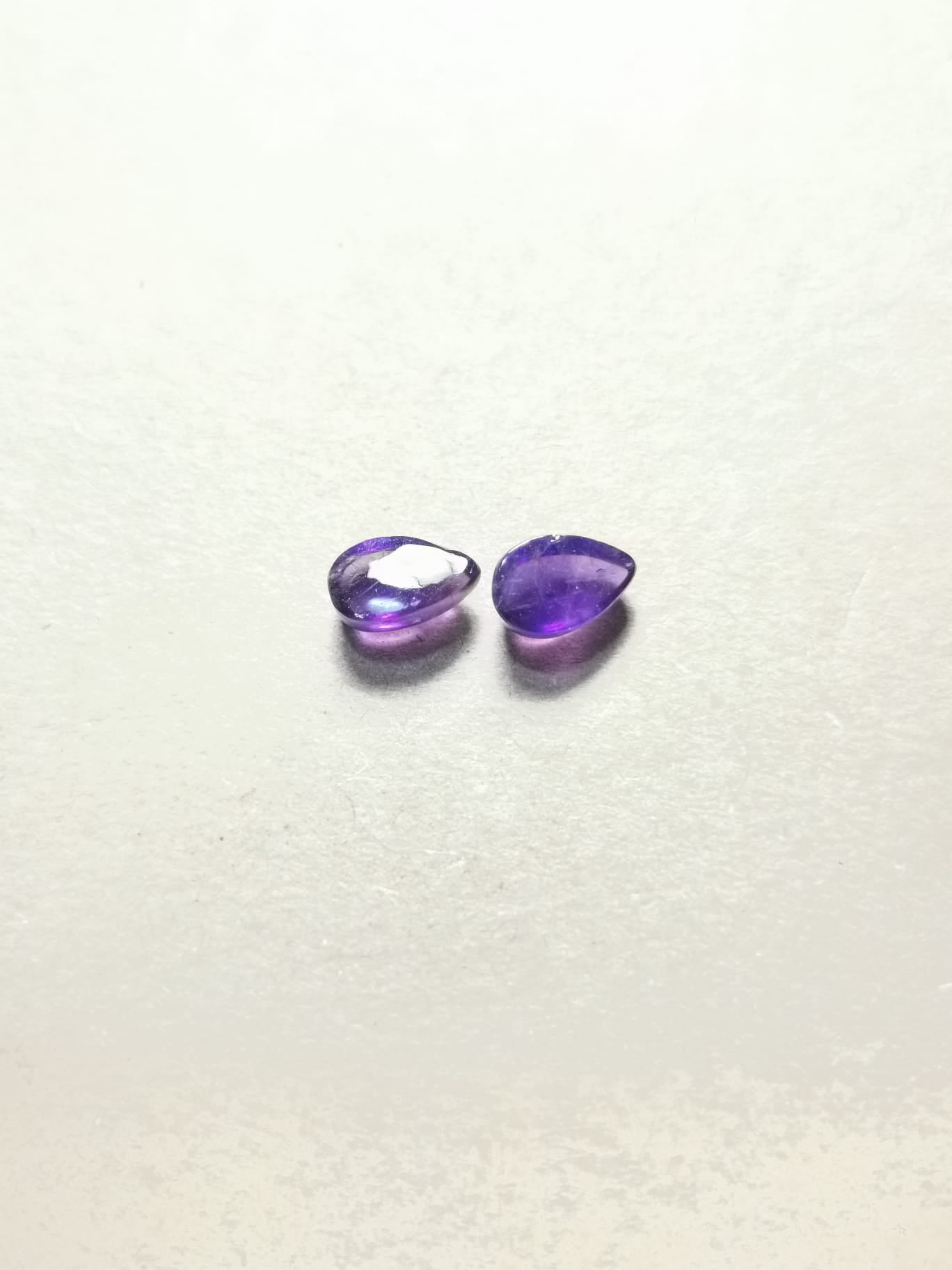 Coppia di Ametiste taglio goccia cabochon 2,11 ct