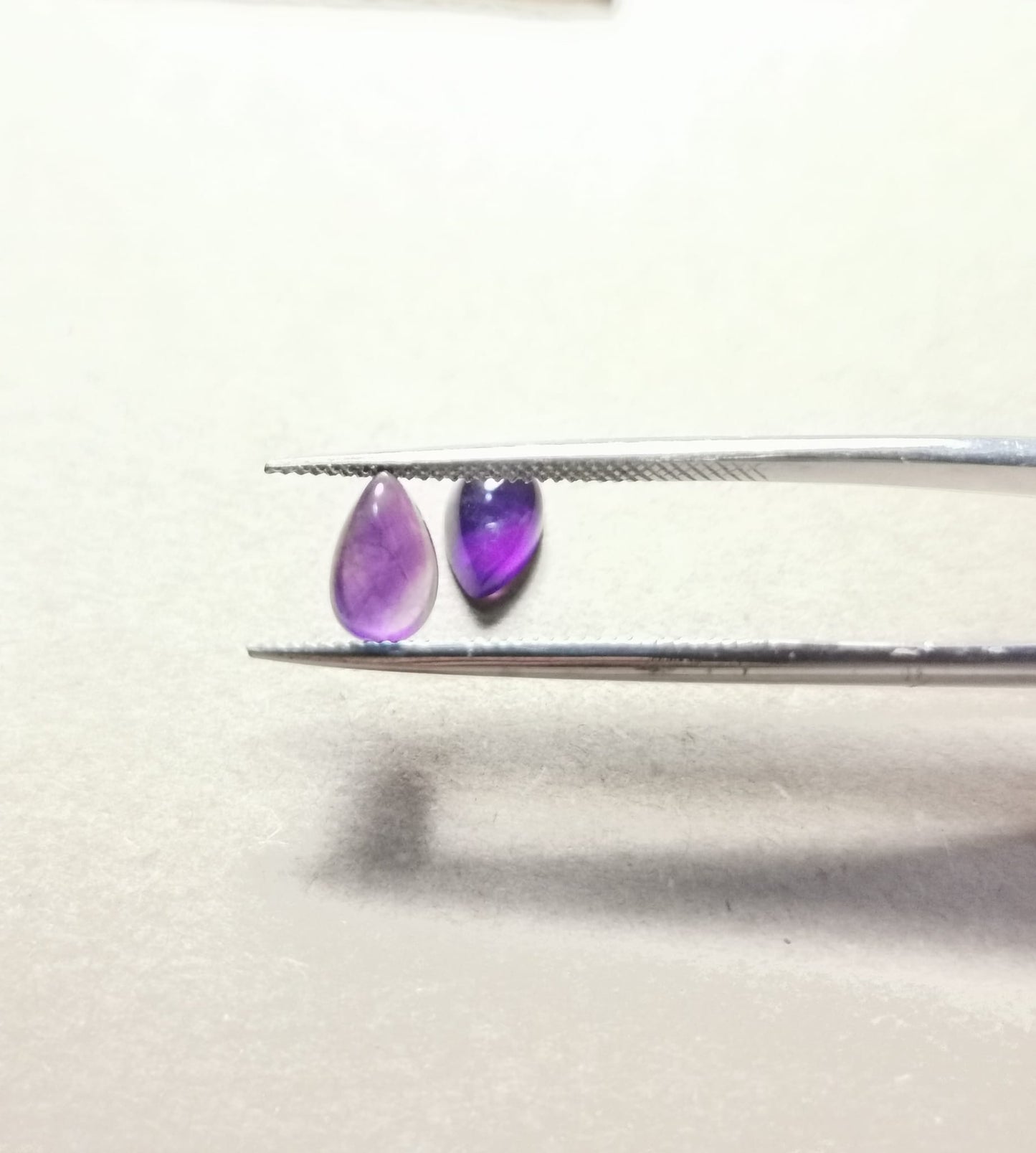 Coppia di Ametiste taglio goccia cabochon 2,11 ct