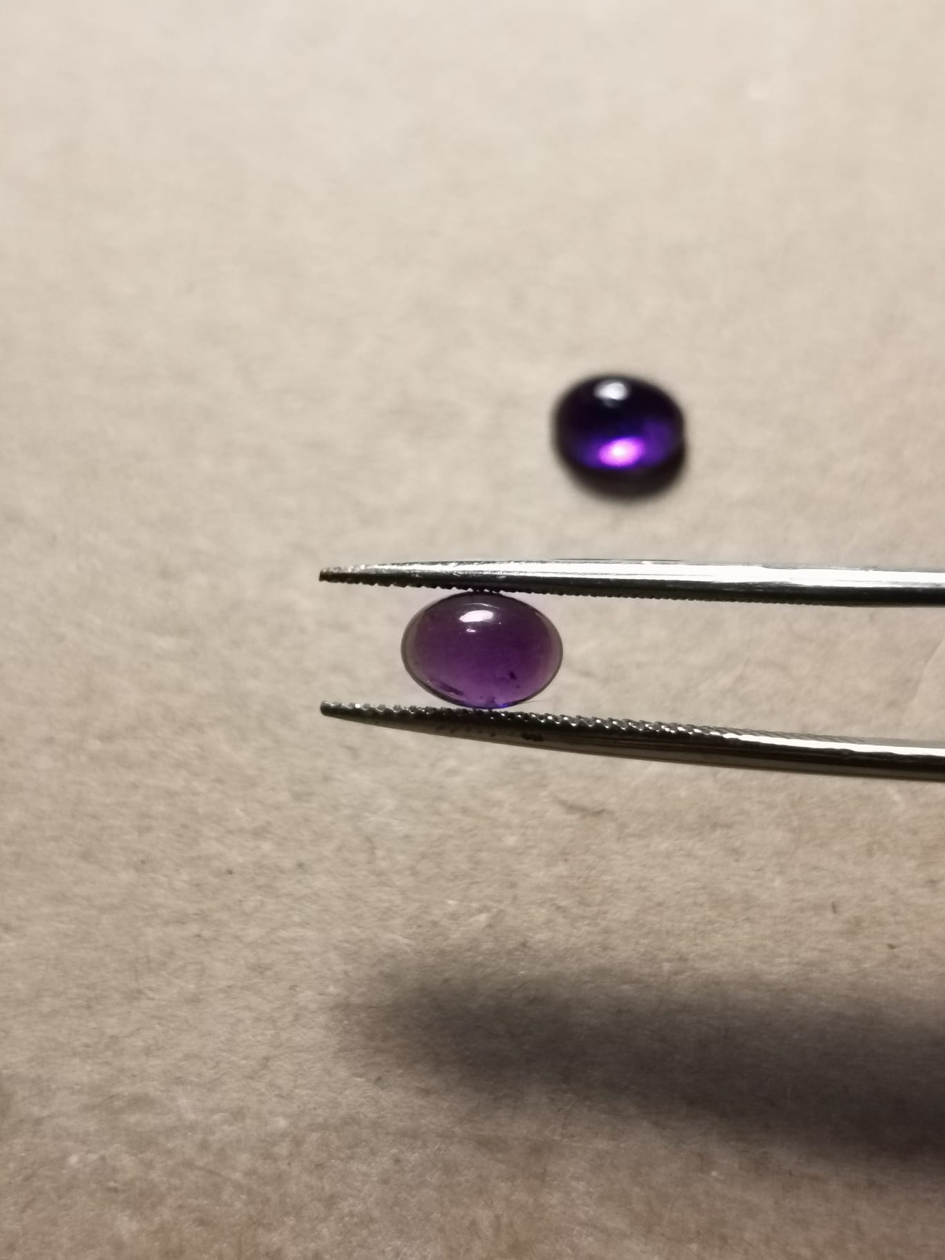 Coppia di Ametiste taglio ovale cabochon 1,87 ct totali