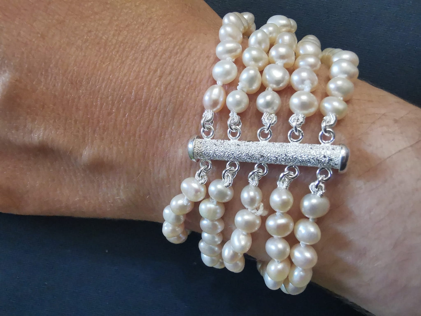 Bracciale Polsino Nero Classic multi filo con perle