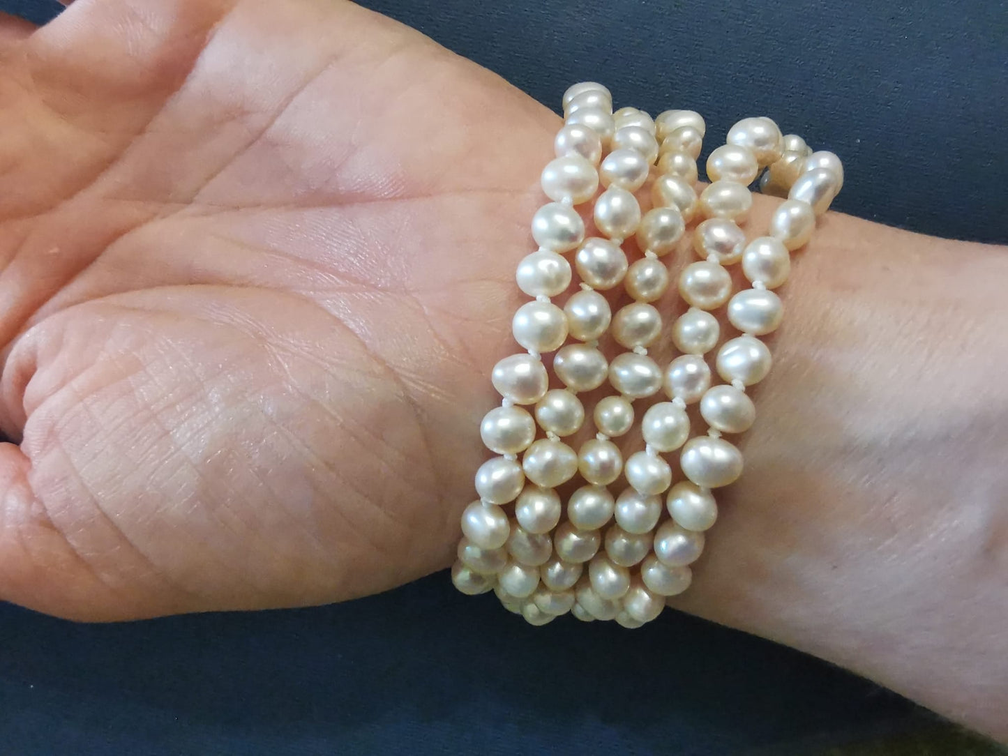 Bracciale Polsino Nero Classic multi filo con perle