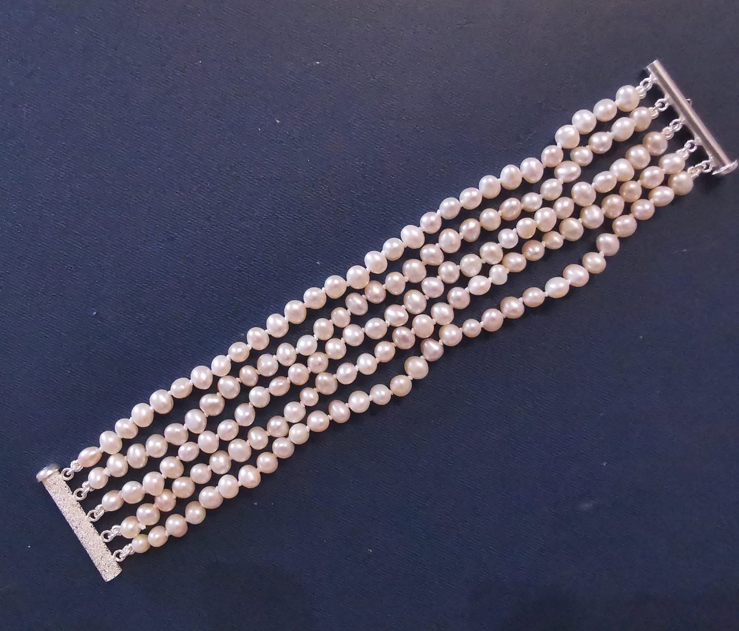 Bracciale Polsino Nero Classic multi filo con perle