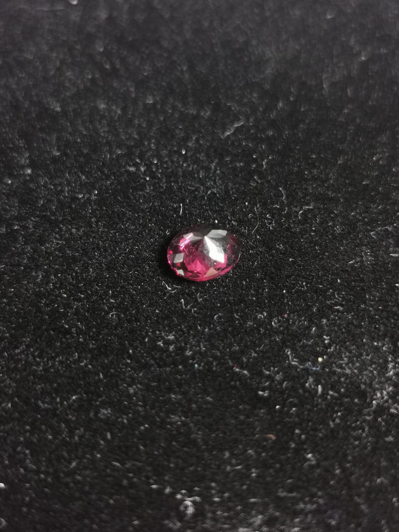 Granato Rodolite taglio ovale, 1,78 ct