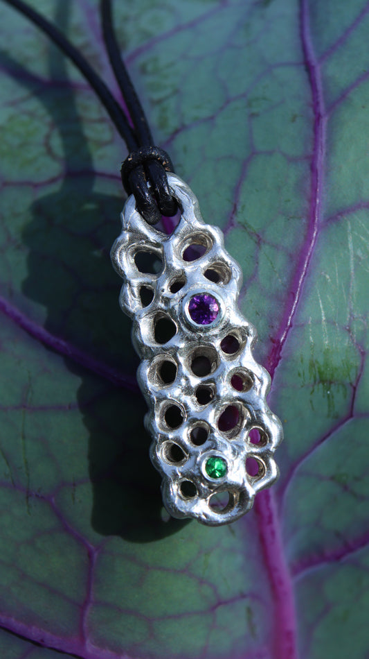 Biocharm in argento 925 con diopside e ametista