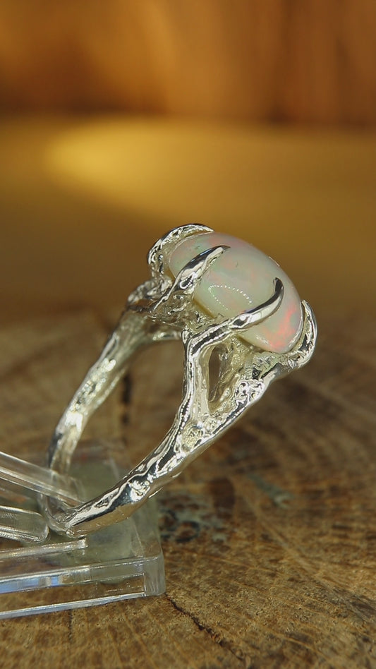 Anello "Rami e Radici" con Opale etiope cabochon tondo