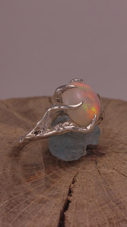 Anello "Rami e Radici" con Opale etiope cabochon tondo