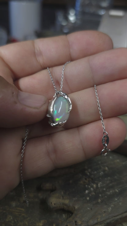 Ciondolo "Radici" con opale etiope cabochon ovale