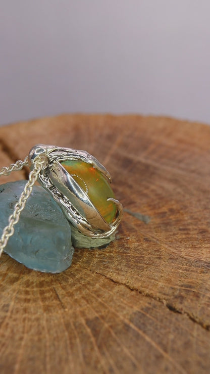 Ciondolo "Radici" con opale etiope ovale