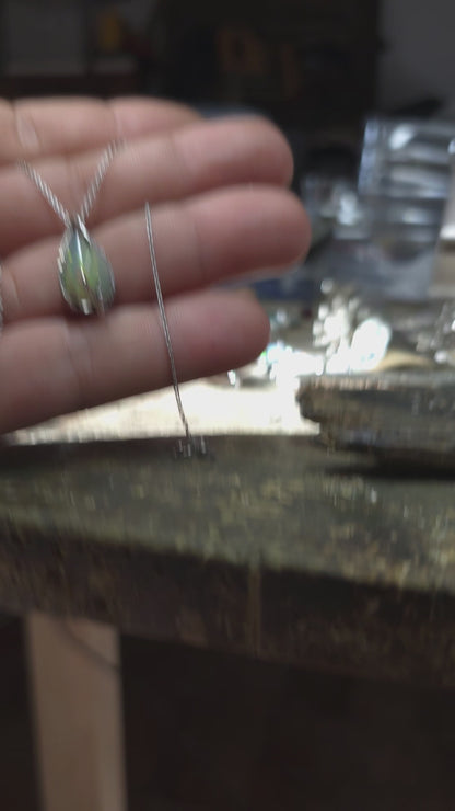 Ciondolo "Radici" con opale etiope cabochon a Goccia