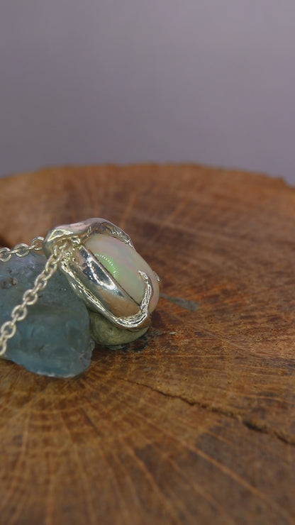 Ciondolo "Radici" con opale etiope ovale