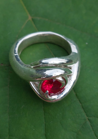 Anello "rampicante" con Rubino (per Maria Cancellara)
