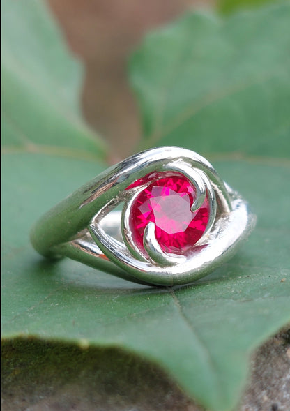 Anello "rampicante" con Rubino (per Maria Cancellara)