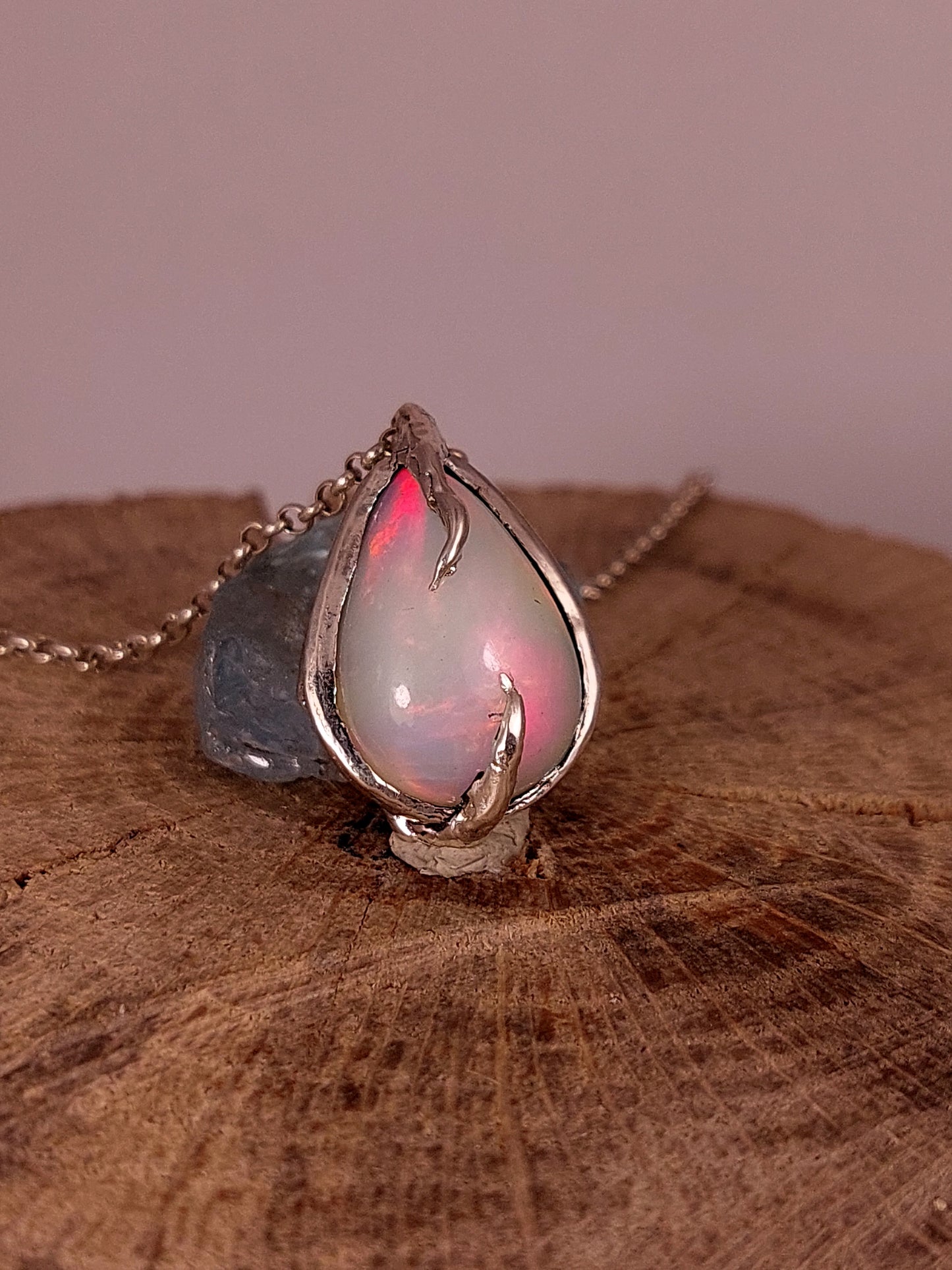 Ciondolo "Radici" con opale etiope a goccia