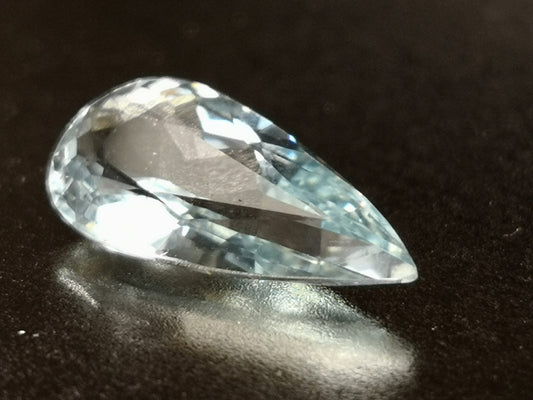 Acquamarina taglio goccia, 0,90 ct