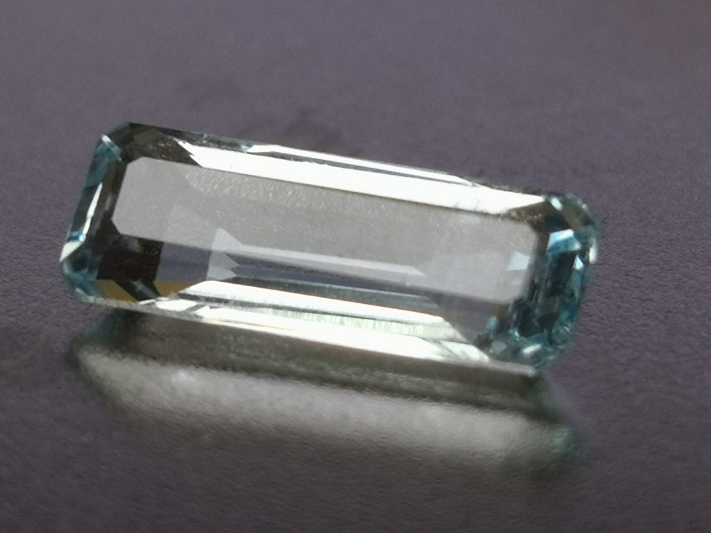 Acquamarina taglio rettangolare scantonato, 1,00 ct