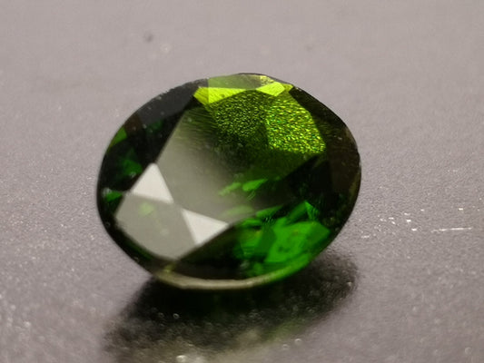 Diopside taglio ovale 1,80 ct