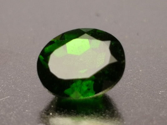 Diopside taglio ovale 1,15 ct