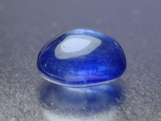 Zaffiro taglio ovale cabochon 4,00 ct