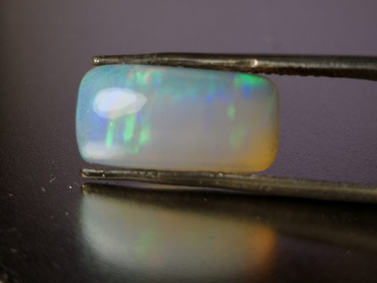 Opale taglio rettangolare cabochon 3,55 ct
