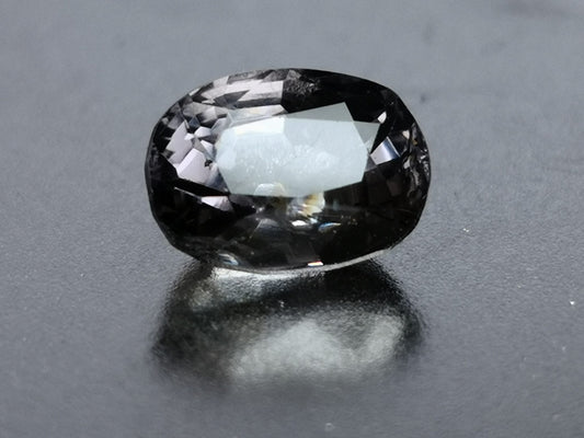 Spinello naturale taglio ovale 1,45 ct