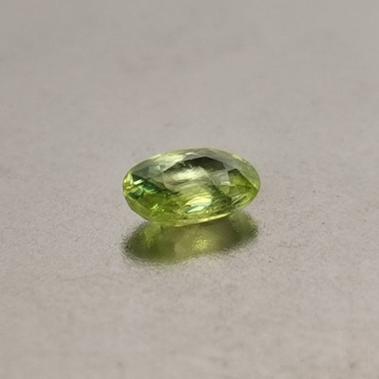Sfene taglio ovale 0,65 ct