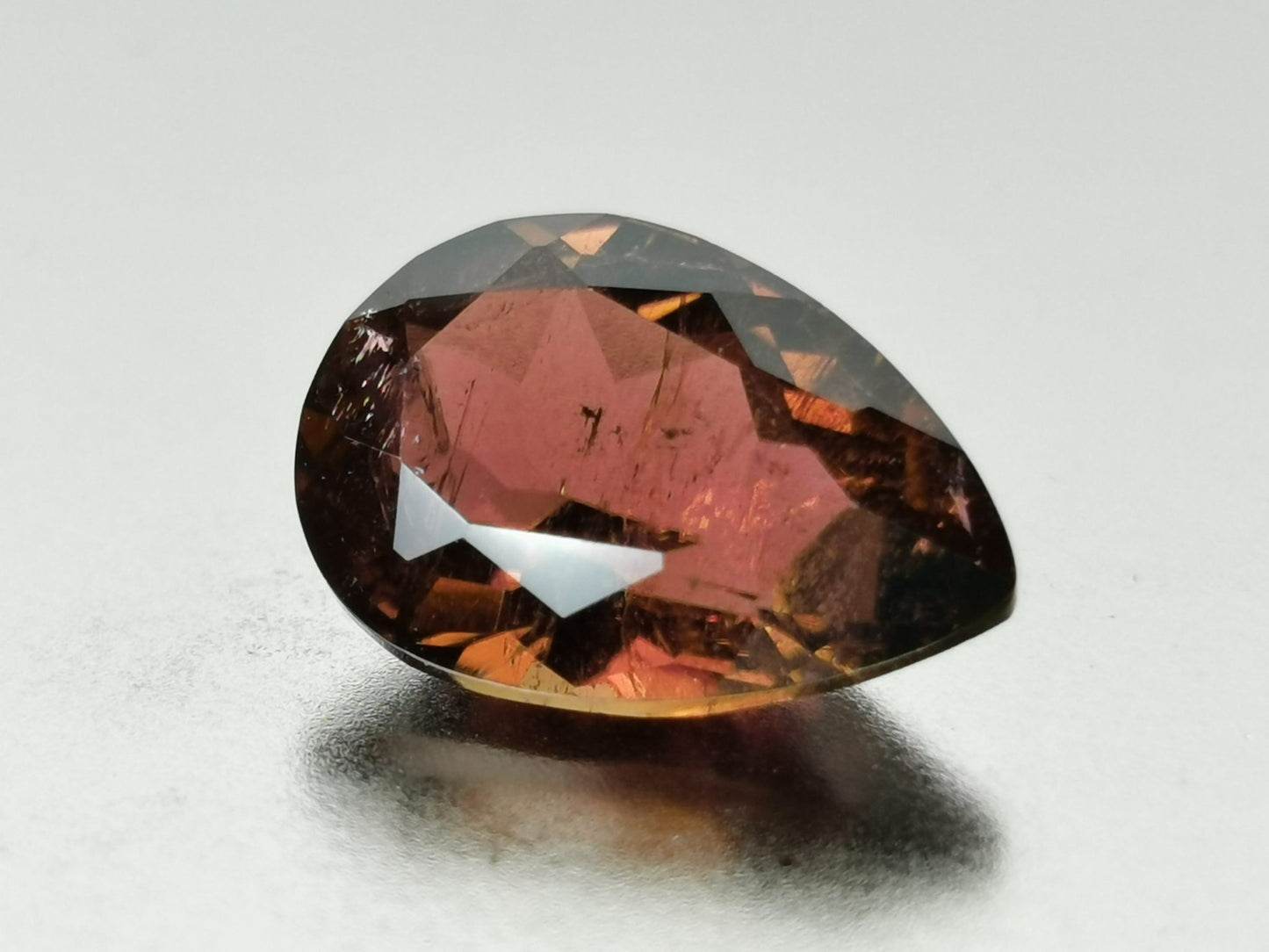 Tormalina taglio goccia 5,45 ct